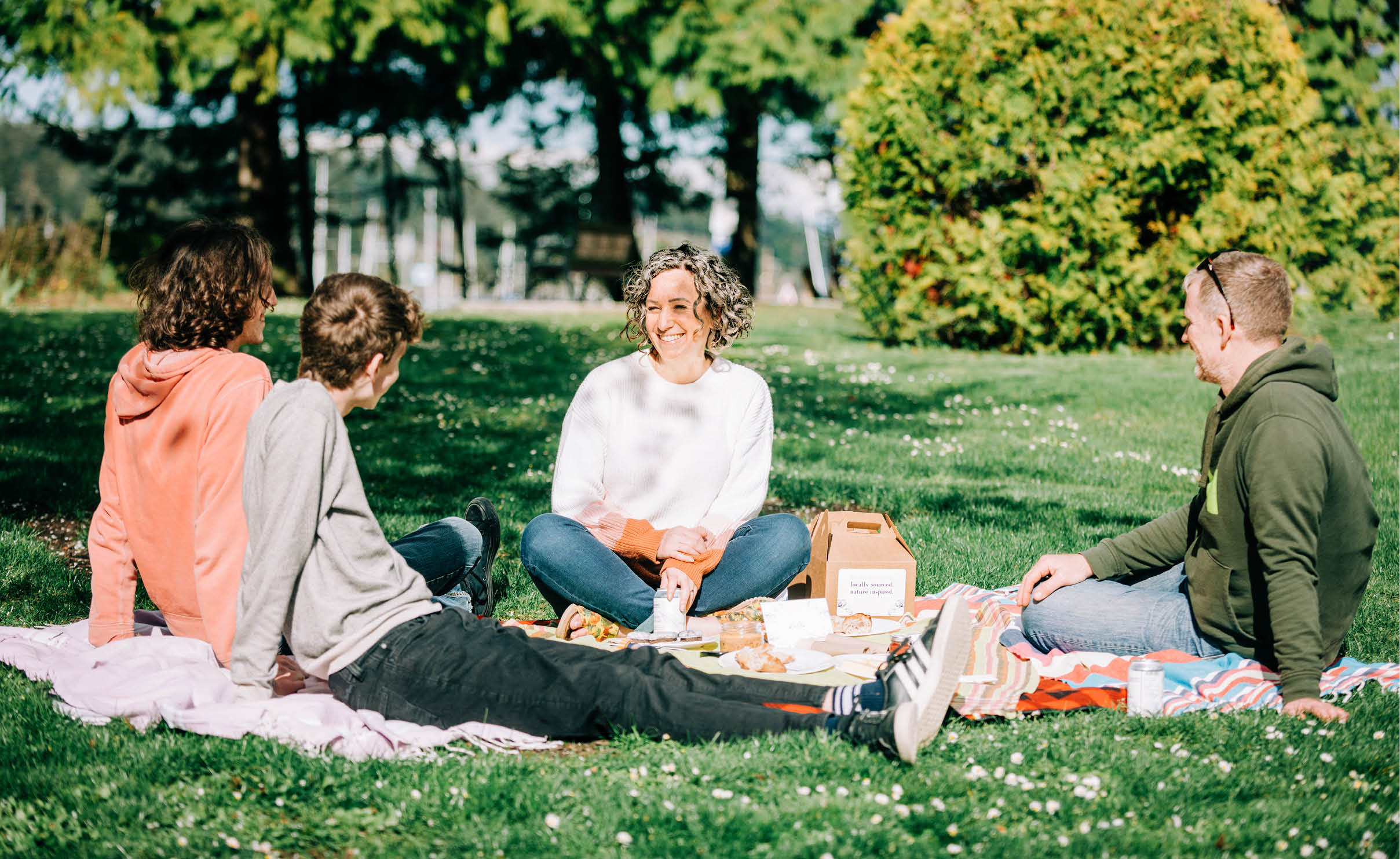 DEB'S DAY OUT - Picnic in the Park - Seaside Magazine