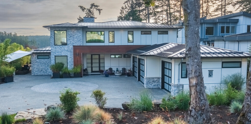 Seaside Homes - A Grand Home on Curteis Point