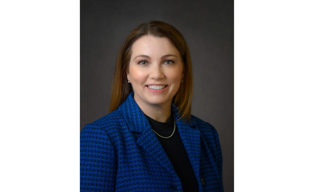 Financial Experts – DIY Finance vs. Expert Insight: Striking the  Right Balance