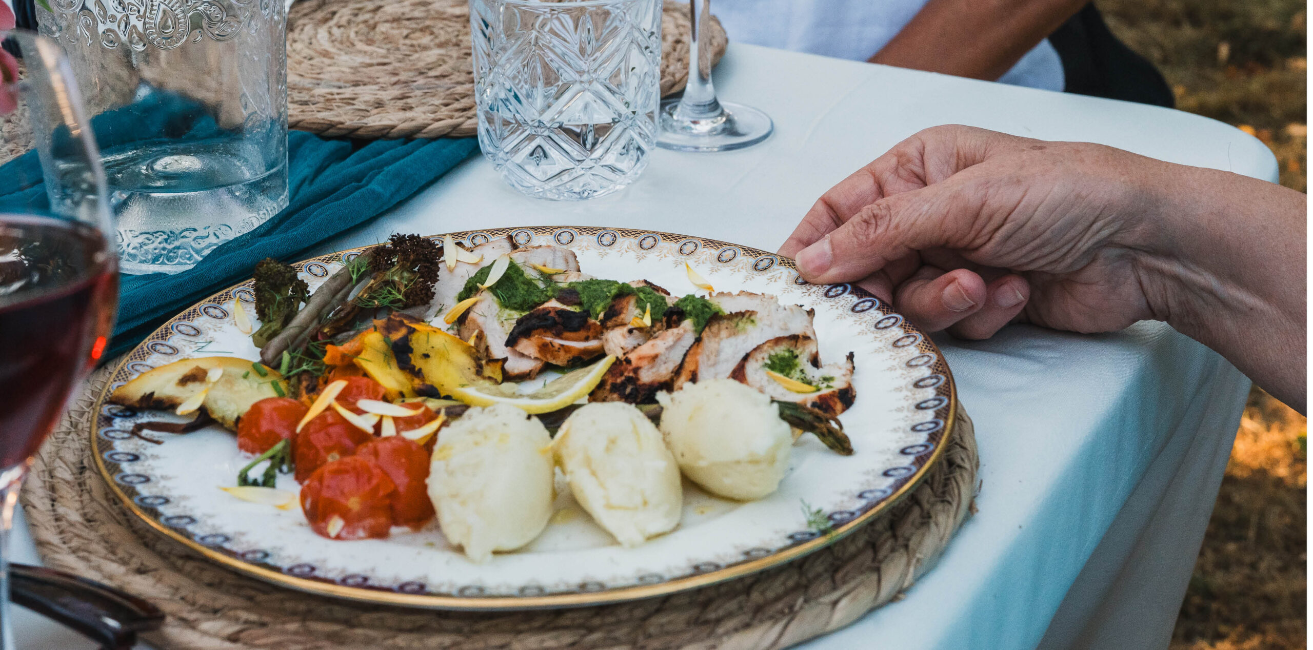 LongTableDinner09267